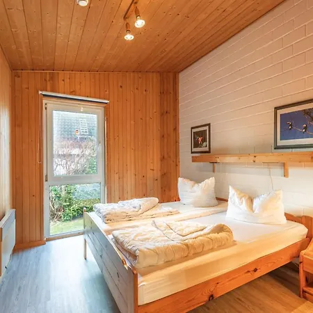 Doppelbungalow Mit Terrasse Im Mirow